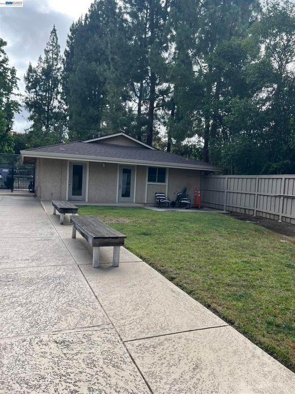 Image 26 of property listing at 5455 Kirkwood Dr C8, Concord, CA 94521