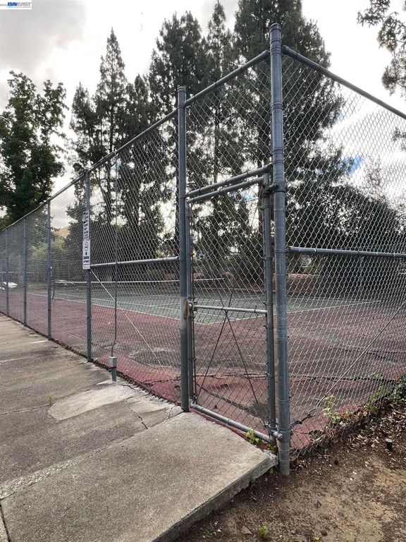 Image 28 of property listing at 5455 Kirkwood Dr C8, Concord, CA 94521
