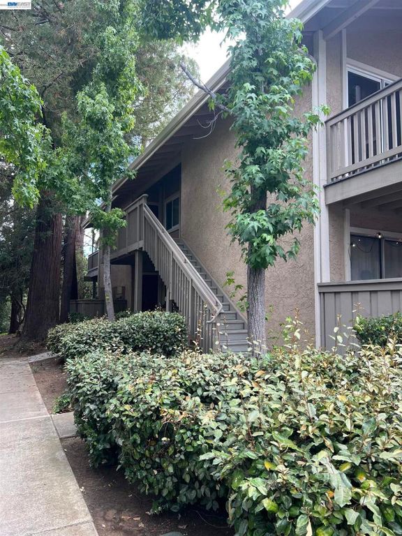 Image 3 of property listing at 5455 Kirkwood Dr C8, Concord, CA 94521