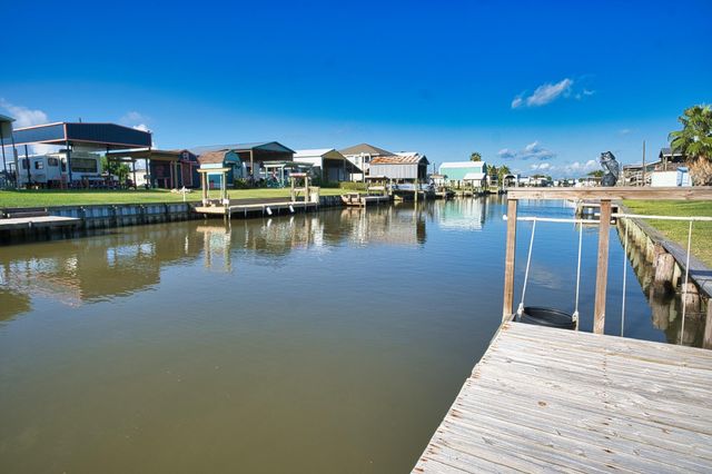 1525 County Road 201, Sargent, TX 77414