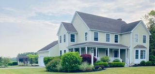 105 Lilac Lane, Portsmouth, RI 02871