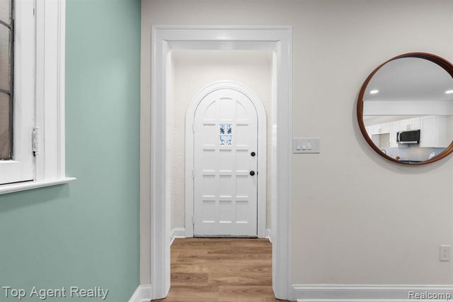 16204 Roselawn Street, Detroit, MI 48221