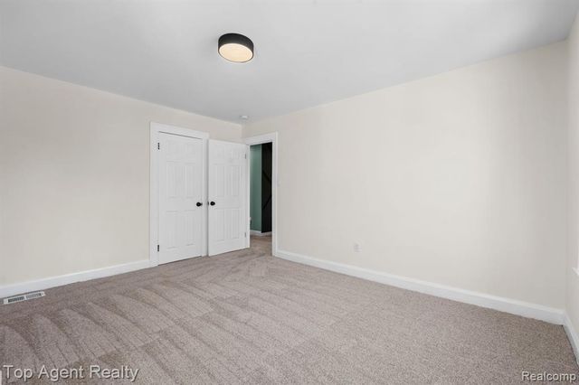 16204 Roselawn Street, Detroit, MI 48221