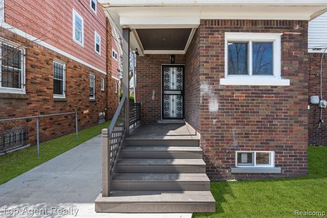 16204 Roselawn Street, Detroit, MI 48221