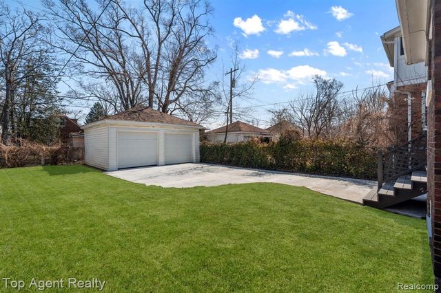 16204 Roselawn Street, Detroit, MI 48221