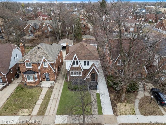 16204 Roselawn Street, Detroit, MI 48221