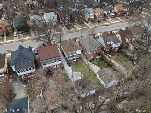 16204 Roselawn Street, Detroit, MI 48221