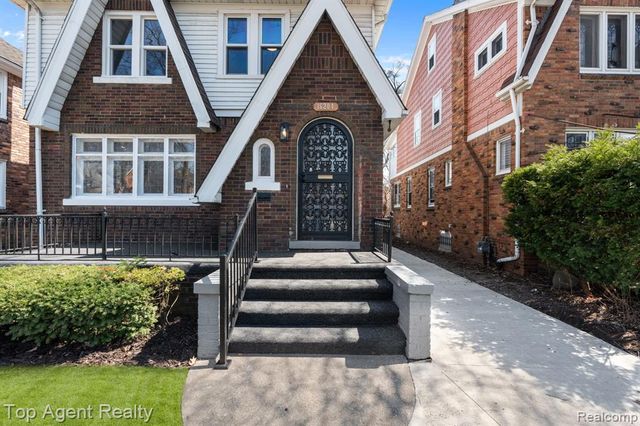 16204 Roselawn Street, Detroit, MI 48221