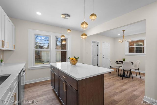 16204 Roselawn Street, Detroit, MI 48221