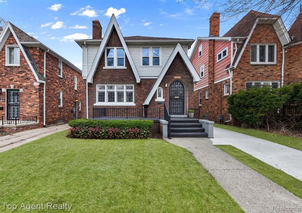 16204 Roselawn Street, Detroit, MI 48221