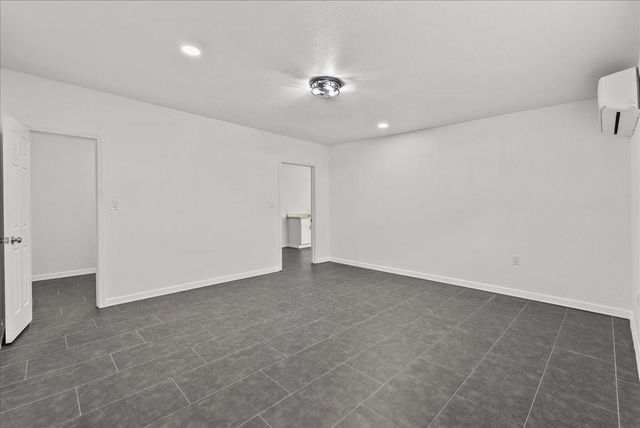 7013 Corsicana Street, Houston, TX 77020