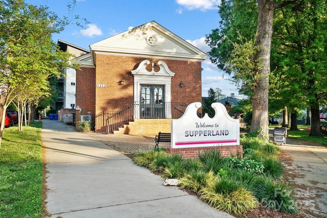 1542 Pecan Avenue, Charlotte, NC 28205