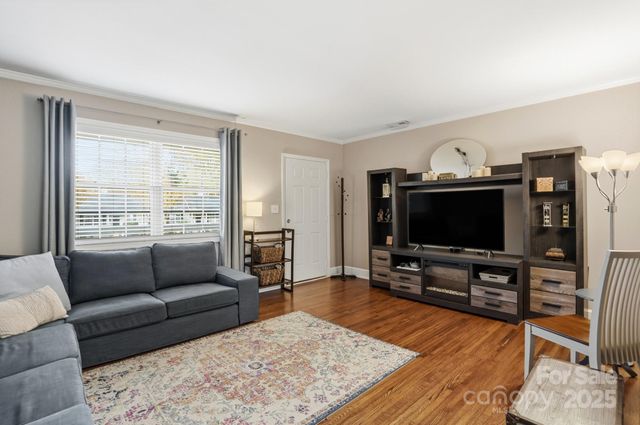 1542 Pecan Avenue, Charlotte, NC 28205