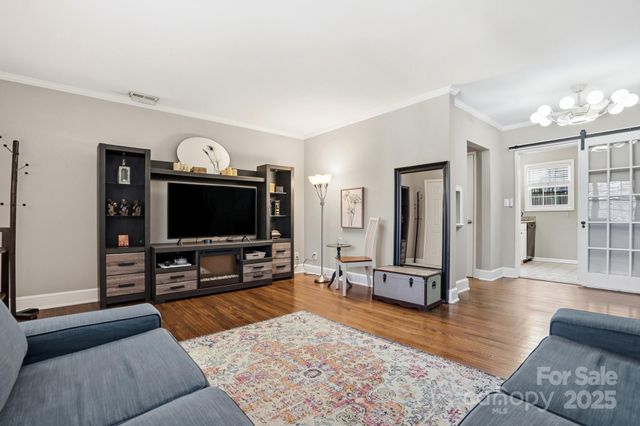 1542 Pecan Avenue, Charlotte, NC 28205