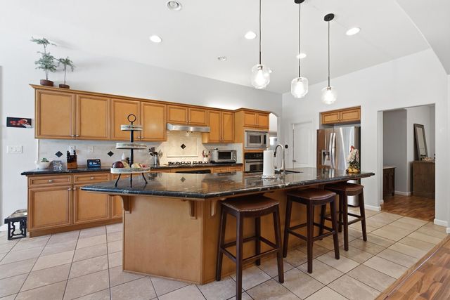 2140 Serena Avenue, Clovis, CA 93619