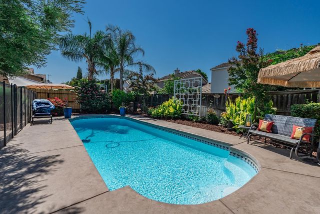 2140 Serena Avenue, Clovis, CA 93619
