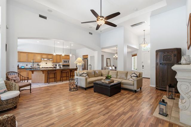 2140 Serena Avenue, Clovis, CA 93619