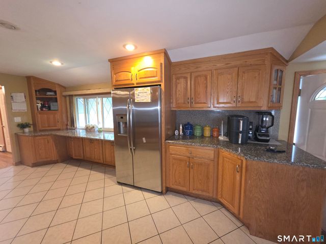 8 Matthew Road, East Hartford, CT 06108
