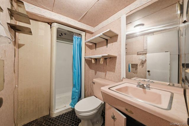 10034 198th Street, Hollis, NY 11423