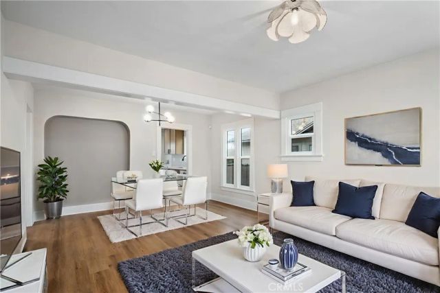 6030 Madden, Los Angeles, CA 90043