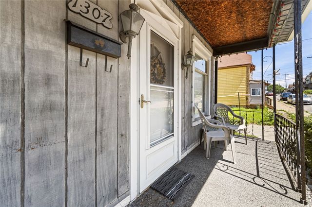 1307 Hays St, Homestead, PA 15120