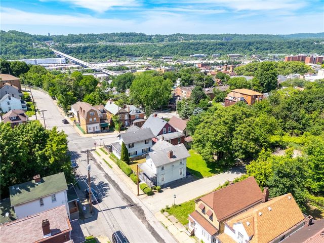 1307 Hays St, Homestead, PA 15120