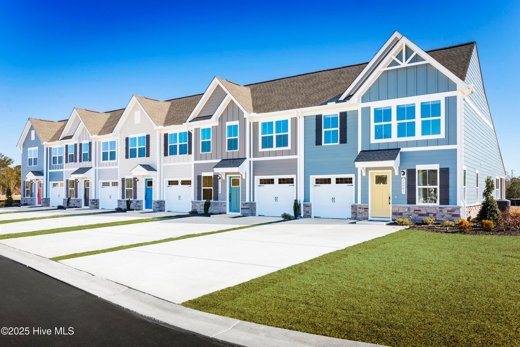 4240 Farmfield Drive, Leland, NC 28451