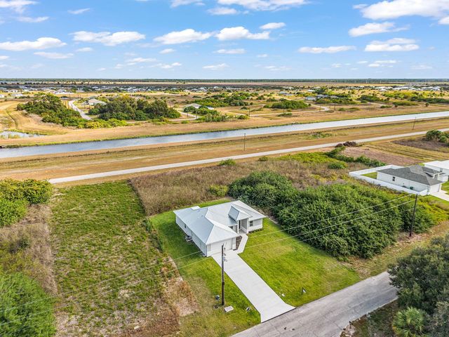 1207 Andover Drive, Banyan Village, Labelle, FL 33935