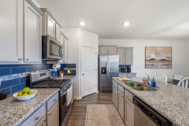 425 Royal Arch Dr., Conway, SC 29526