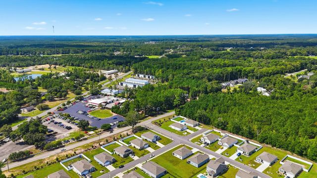425 Royal Arch Dr., Conway, SC 29526