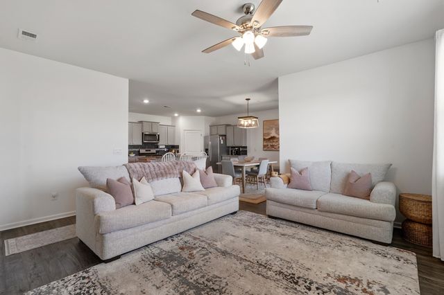 425 Royal Arch Dr., Conway, SC 29526