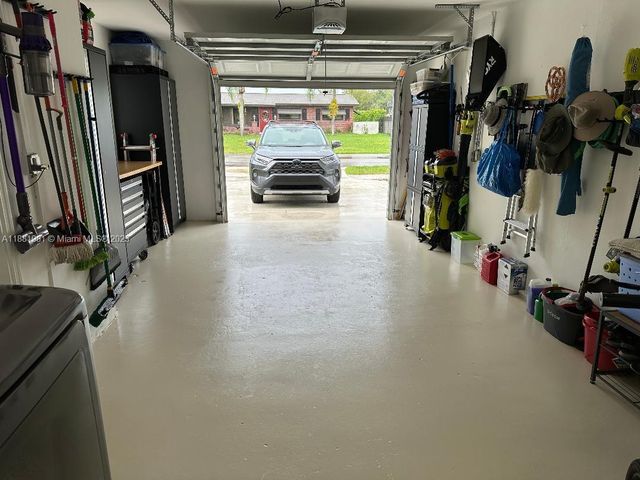 10610 NW 22nd St, Pembroke Pines, FL 33026