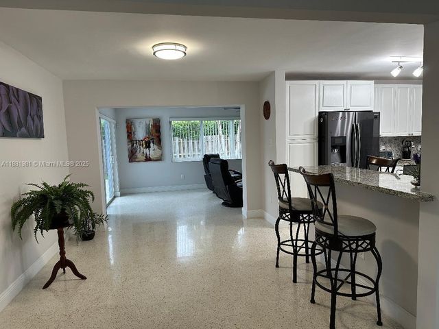 10610 NW 22nd St, Pembroke Pines, FL 33026
