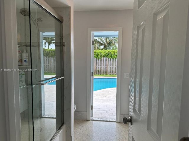 10610 NW 22nd St, Pembroke Pines, FL 33026
