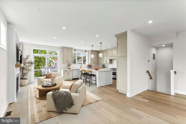 738 S MATLACK ST, West Chester, PA 19382