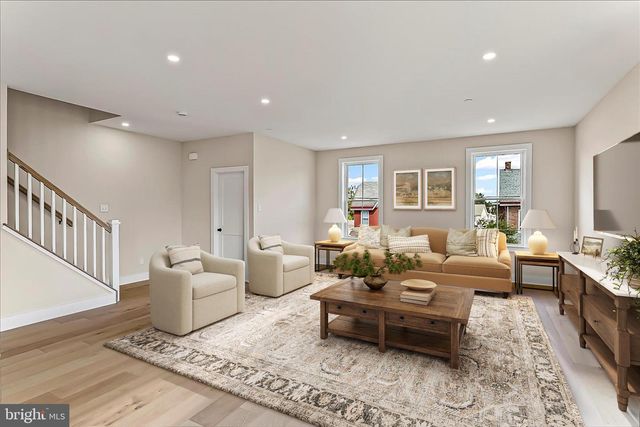 738 S MATLACK ST, West Chester, PA 19382