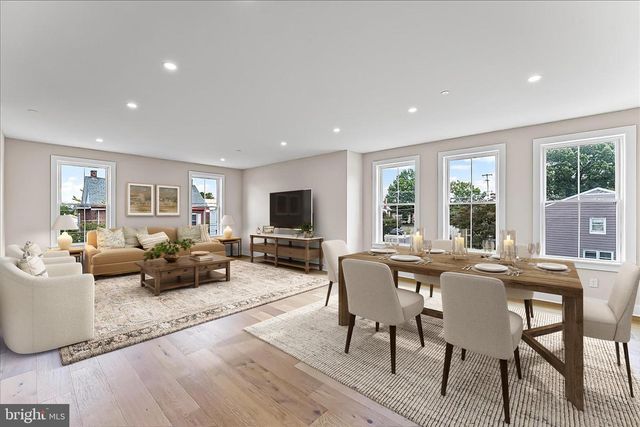 738 S MATLACK ST, West Chester, PA 19382