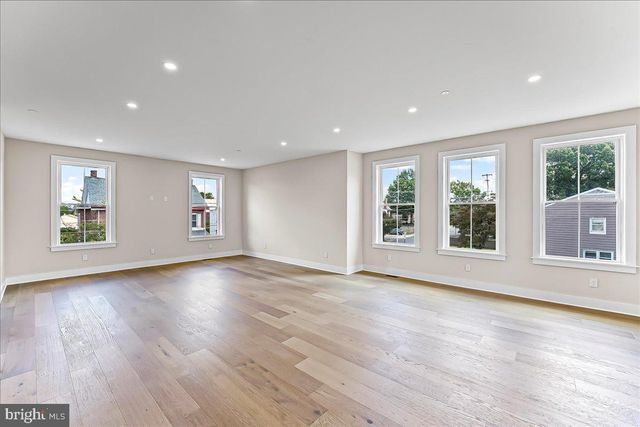 738 S MATLACK ST, West Chester, PA 19382