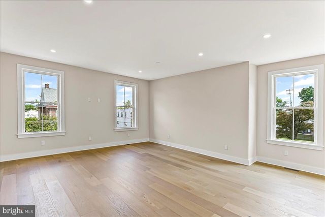 738 S MATLACK ST, West Chester, PA 19382