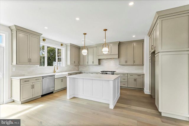 738 S MATLACK ST, West Chester, PA 19382