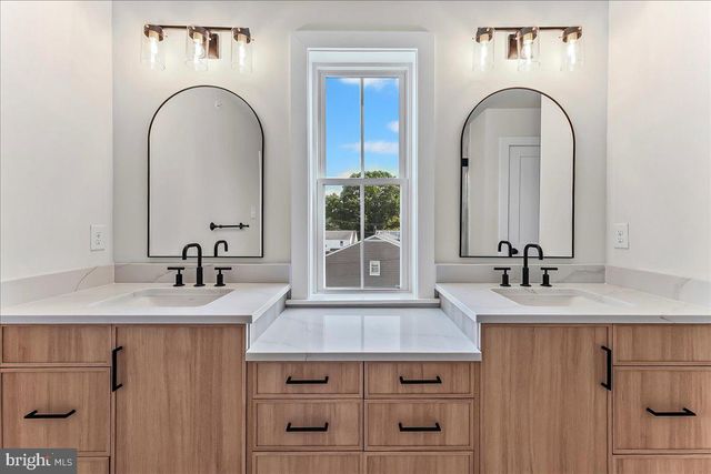 738 S MATLACK ST, West Chester, PA 19382