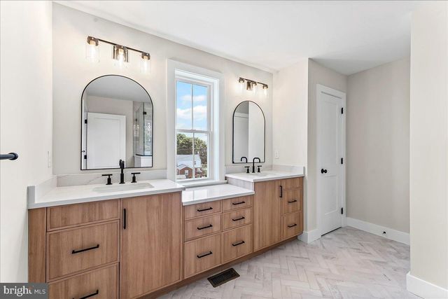 738 S MATLACK ST, West Chester, PA 19382