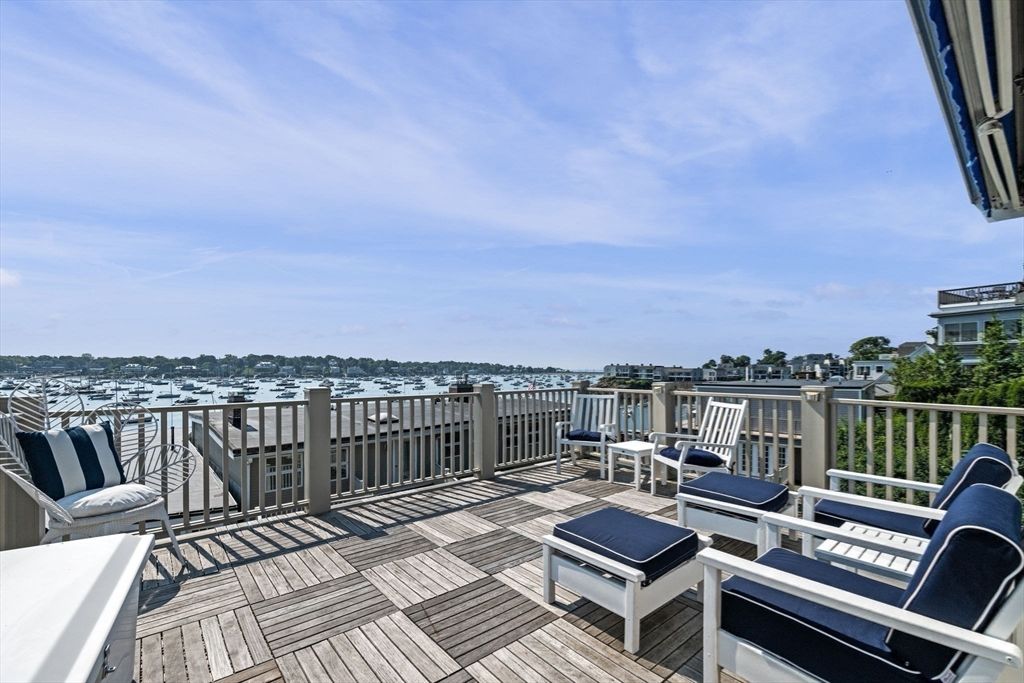 24 Lee St A3, Marblehead, MA 01945