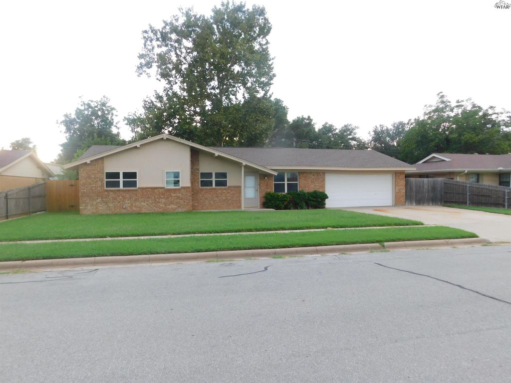 908 MIMOSA STREET, Burkburnett, TX 76354