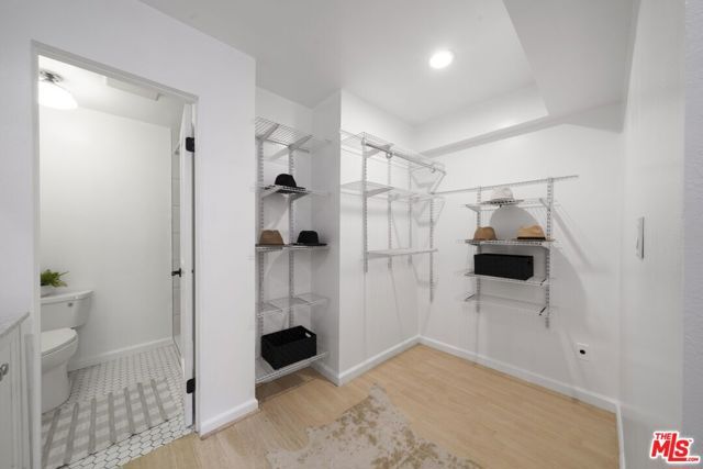 2700 E Cahuenga Boulevard 4121, Los Angeles, CA 90068
