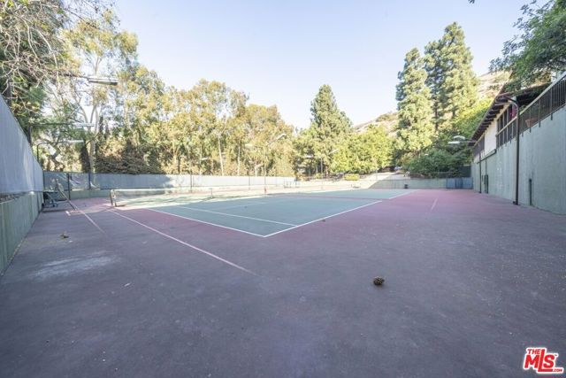 2700 E Cahuenga Boulevard 4121, Los Angeles, CA 90068