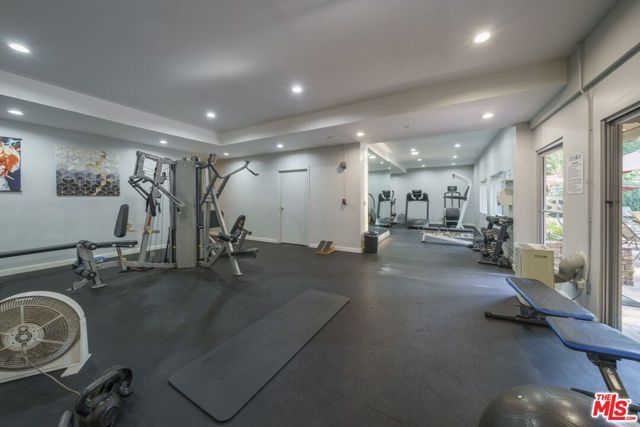 2700 E Cahuenga Boulevard 4121, Los Angeles, CA 90068