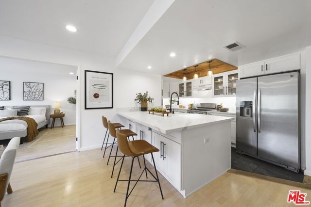 2700 E Cahuenga Boulevard 4121, Los Angeles, CA 90068