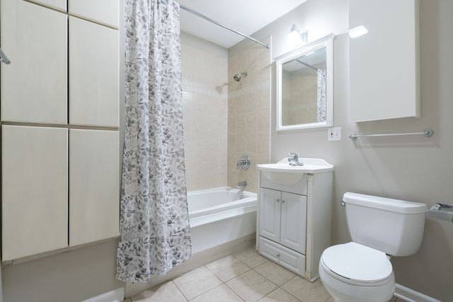 3908 W Ainslie Street G, Chicago, IL 60625