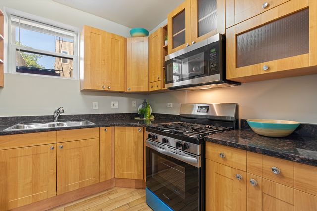 3908 W Ainslie Street G, Chicago, IL 60625